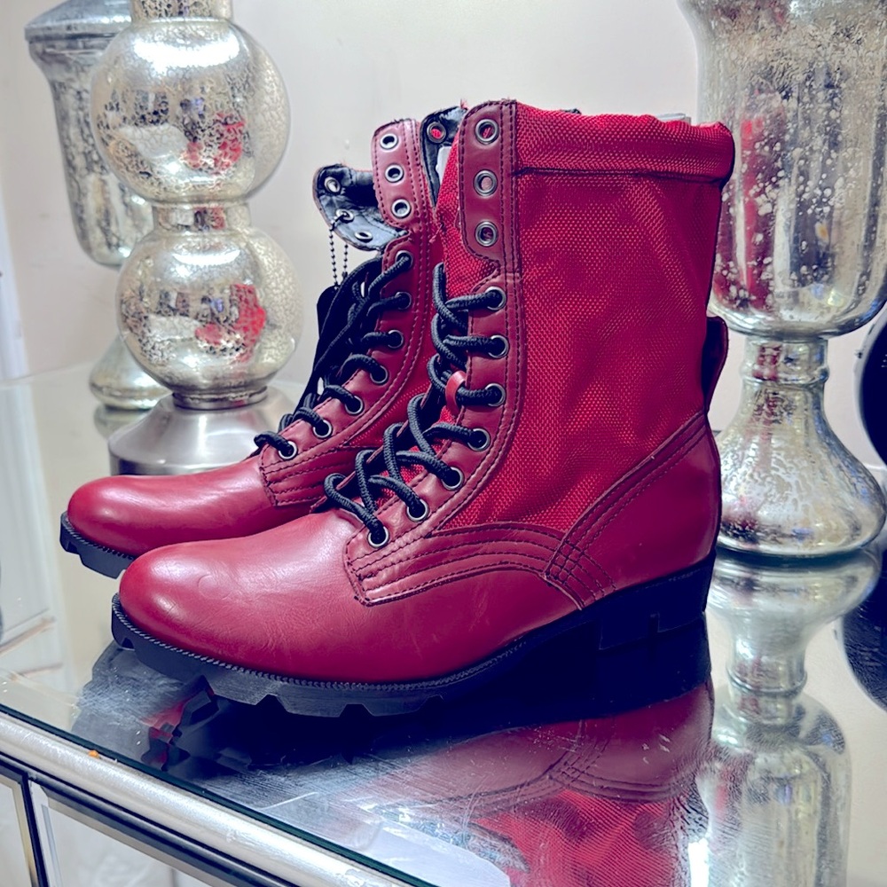 Read boots the brand is J 75 By Jump never move these before brand new